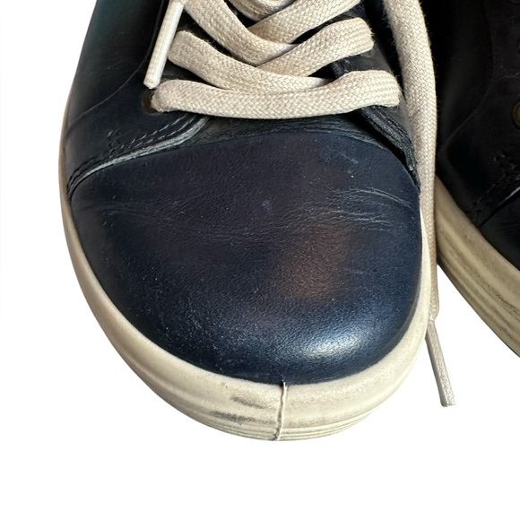 Ecco Soft 7 Leather Lace-up Sneaker in Marine - Size 7 - Picture 3 of 9